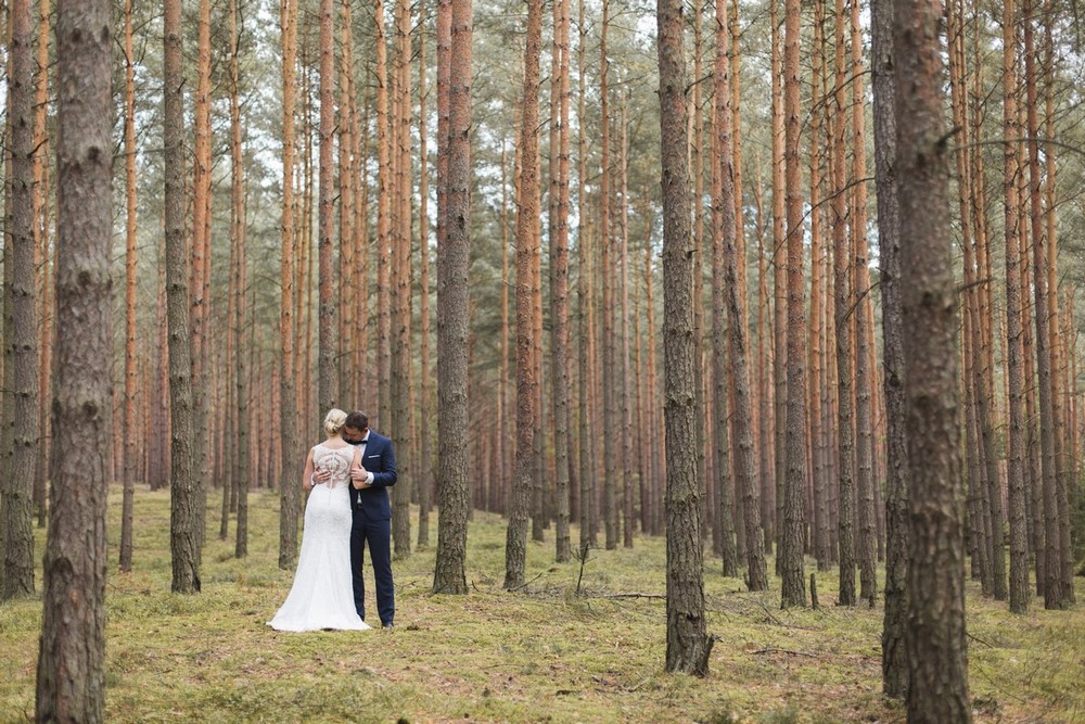 Pudełko Wspomnień - Naturalna sesja fotograficzna w lesie • Kamila i Michał